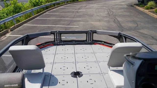 Slide: The Image of Sea-Doo Switch® Sport 21 - 230 hp 2024 - 10