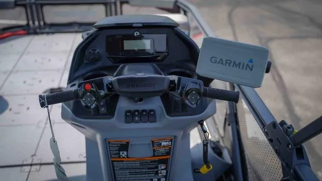 Slide: The Image of Sea-Doo Switch® Sport 21 - 230 hp 2024 - 12