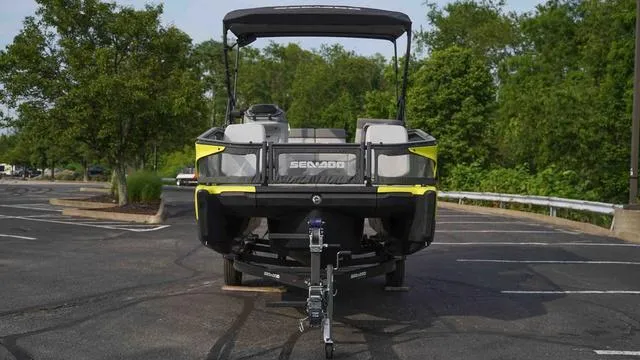 Slide: The Image of Sea-Doo Switch® Sport 18 - 230 hp 2024 - 10