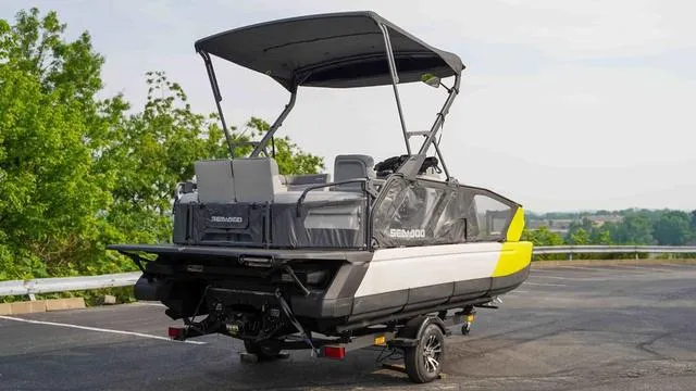 Slide: The Image of Sea-Doo Switch® Sport 18 - 230 hp 2024 - 8