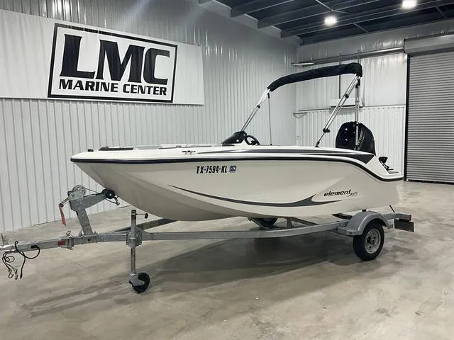 Slide: The Image of Bayliner Element M15 2022 - 1