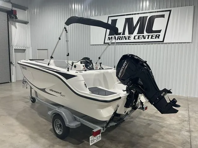 Slide: The Image of Bayliner Element M15 2022 - 4