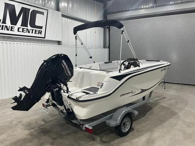 Slide: The Image of Bayliner Element M15 2022 - 5