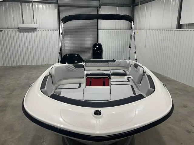 Slide: The Image of Bayliner Element M15 2022 - 8