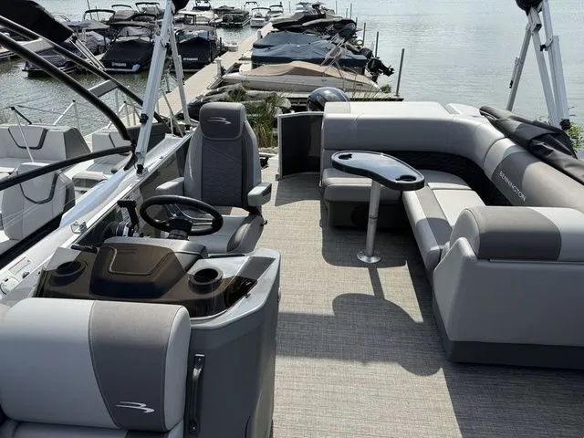Slide: The Image of Bennington S L-Bench 22 SLJ Pontoon 2025 - 10