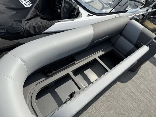 Slide: The Image of Bennington S L-Bench 22 SLJ Pontoon 2025 - 6
