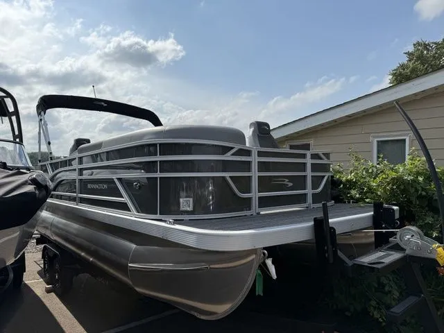 The Image of Bennington S L-Bench 22 SLJ Pontoon 2025 - 1