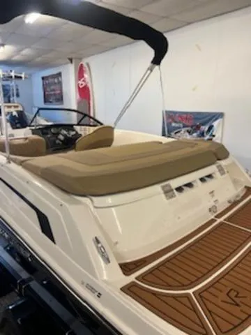 Slide: The Image of Bayliner VR5 Bowrider 2024 - 4