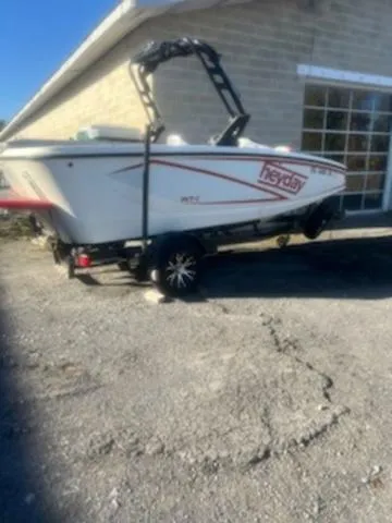 Slide: The Image of Bayliner WT-1 2017 - 1