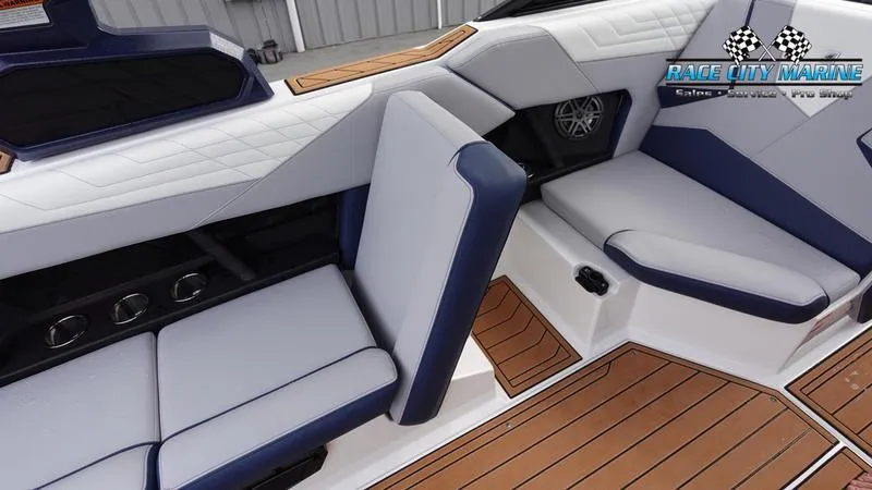 Slide: The Image of Nautique Super Air Nautique S23 2025 - 24