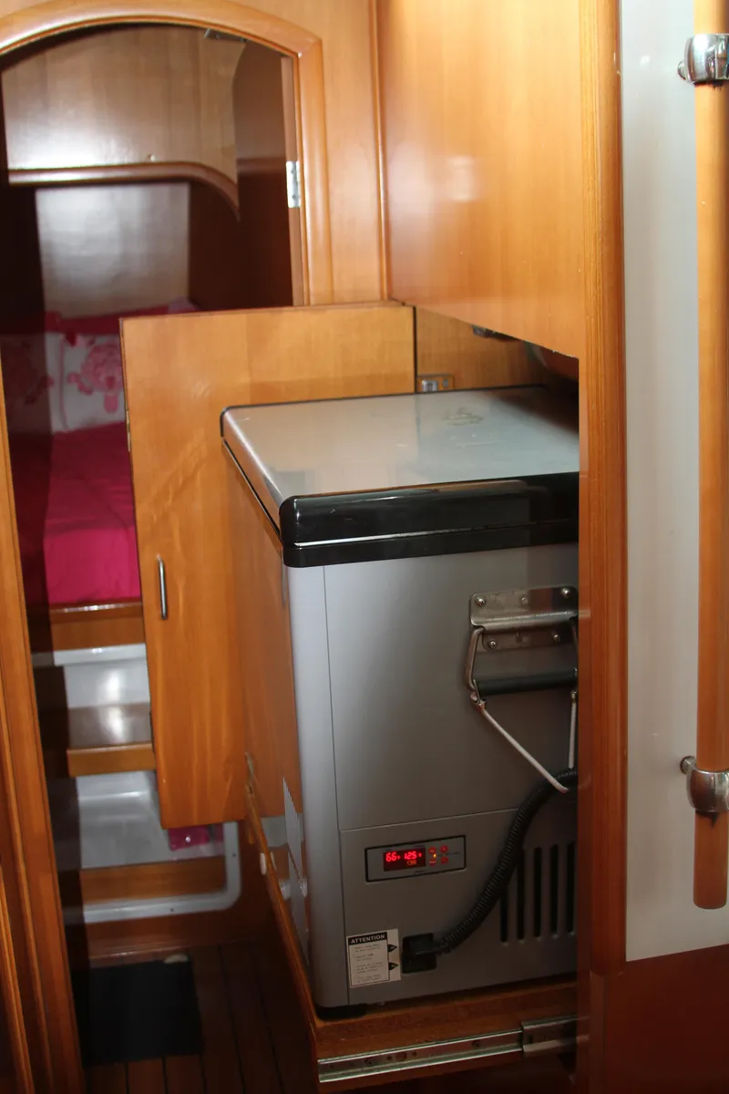 Slide: The Image of Lagoon LAGOON 380 2004 - 53