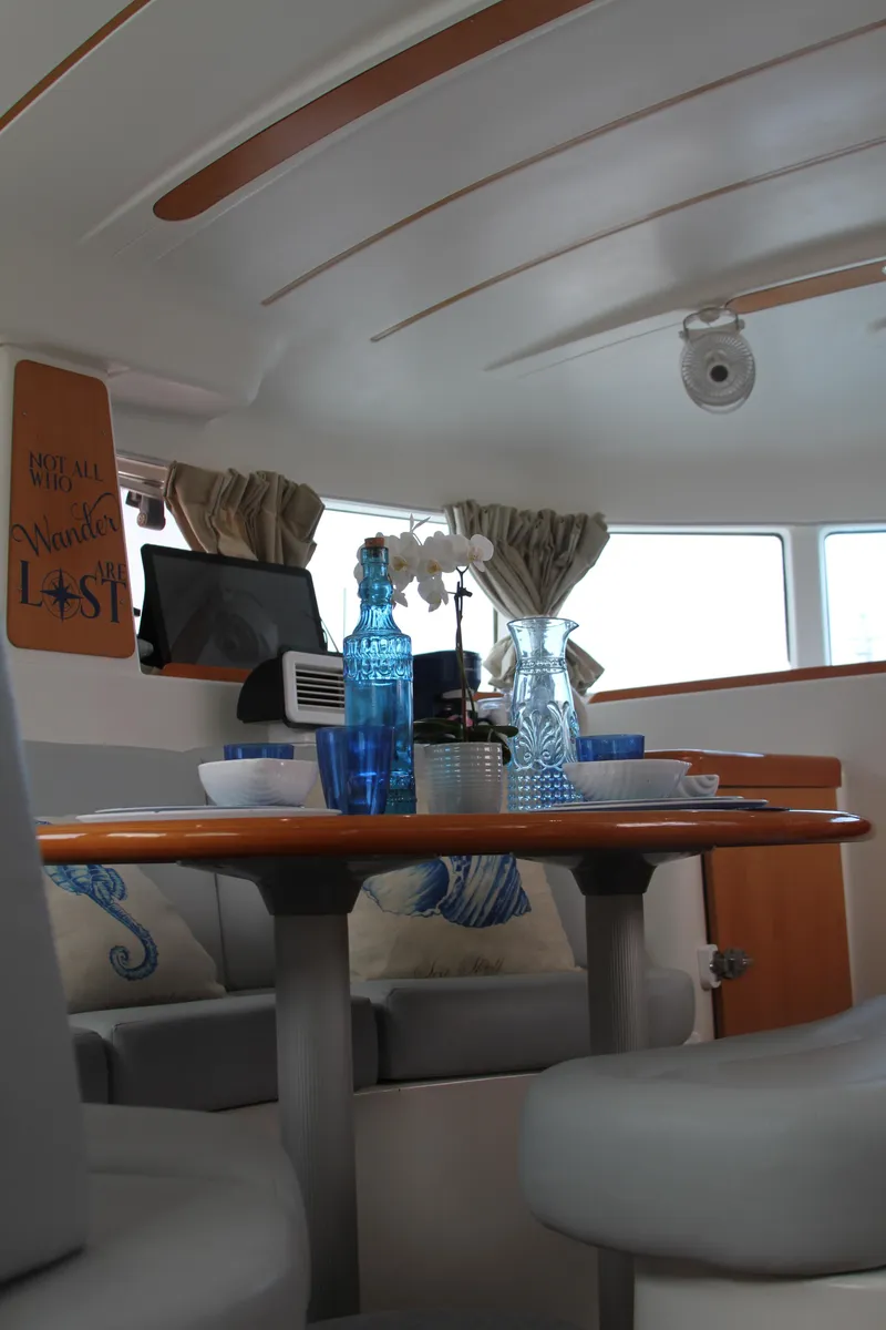 Slide: The Image of Lagoon LAGOON 380 2004 - 54