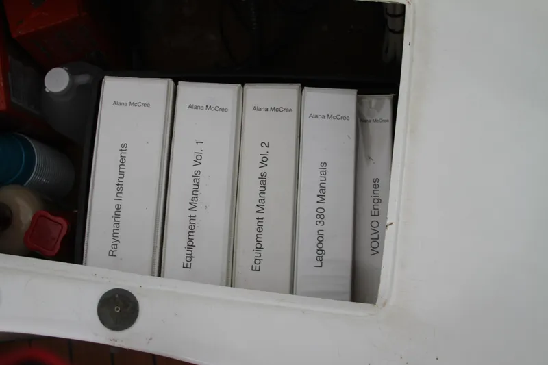 Slide: The Image of Lagoon LAGOON 380 2004 - 55