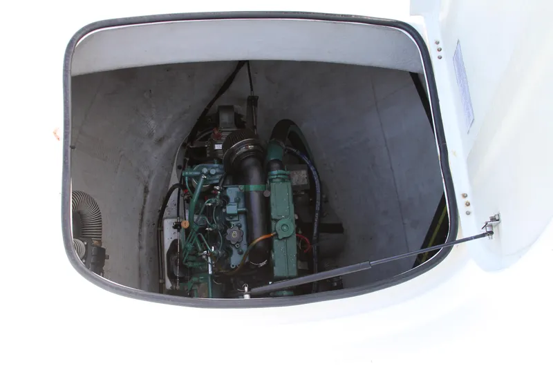 Slide: The Image of Lagoon LAGOON 380 2004 - 63