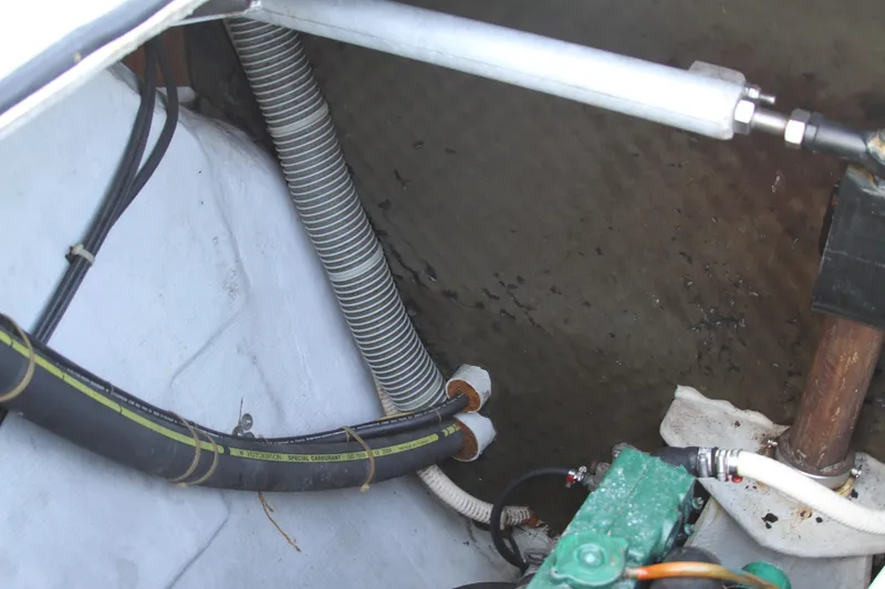 Slide: The Image of Lagoon LAGOON 380 2004 - 65