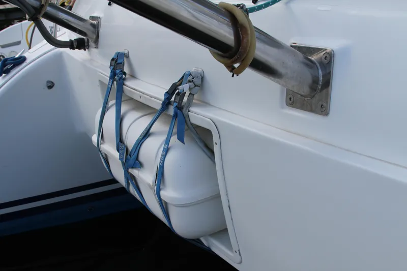 Slide: The Image of Lagoon LAGOON 380 2004 - 69