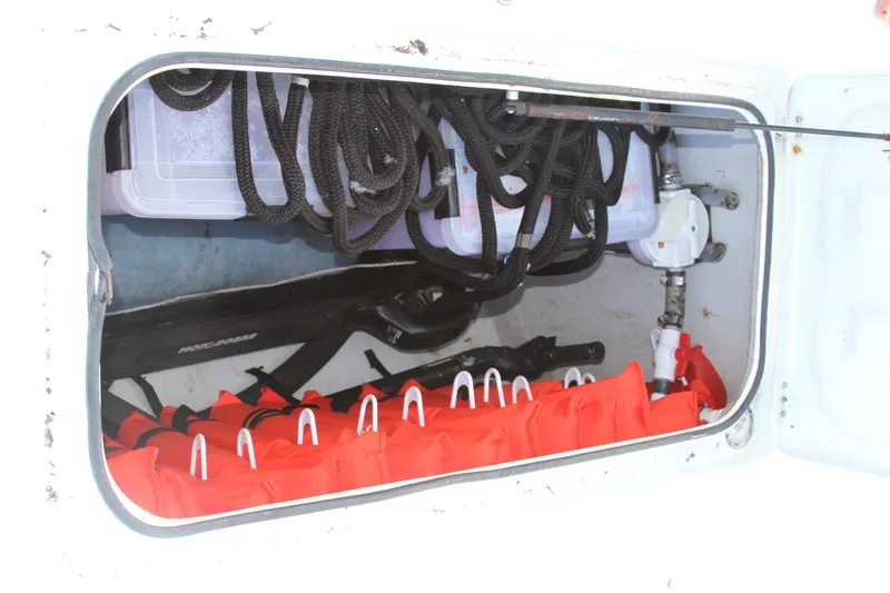 Slide: The Image of Lagoon LAGOON 380 2004 - 77