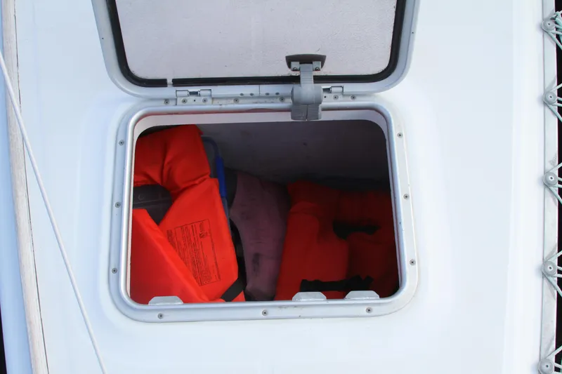 Slide: The Image of Lagoon LAGOON 380 2004 - 81