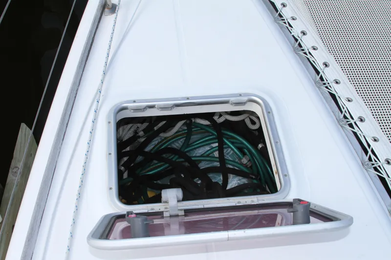 Slide: The Image of Lagoon LAGOON 380 2004 - 83