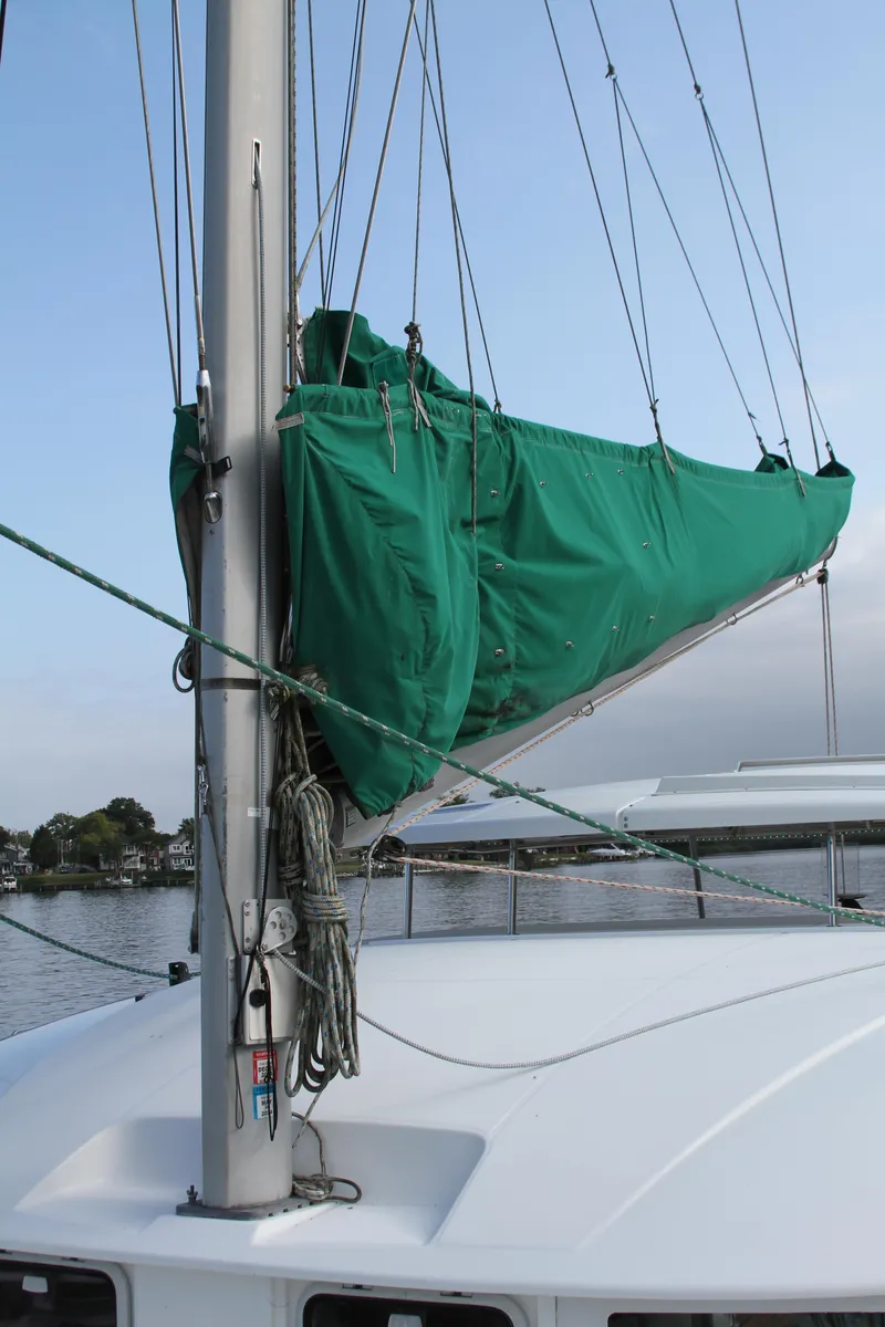 Slide: The Image of Lagoon LAGOON 380 2004 - 84