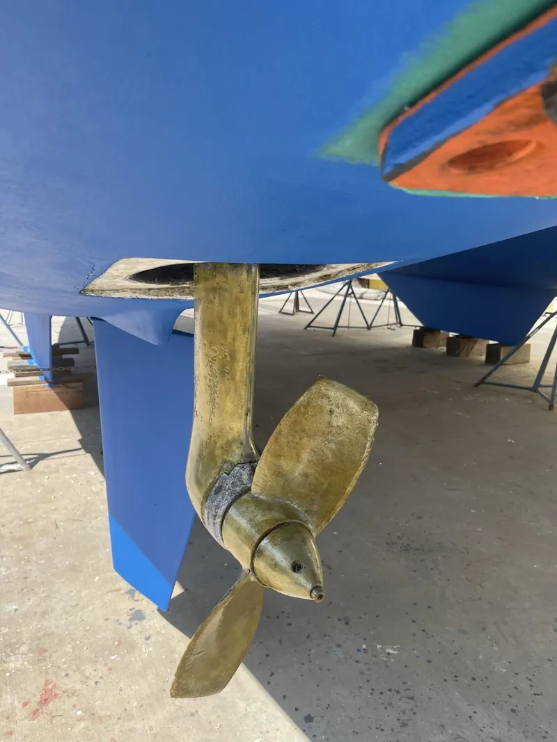 Slide: The Image of Lagoon LAGOON 380 2004 - 90