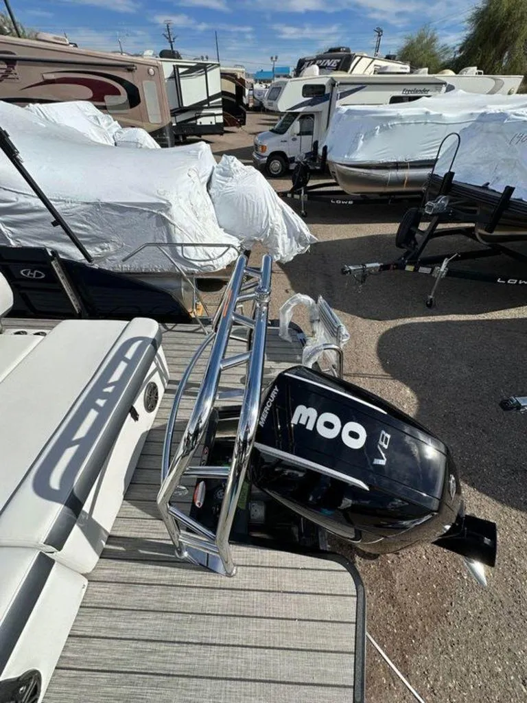 Slide: The Image of Harris Sunliner 230 2024 - 3