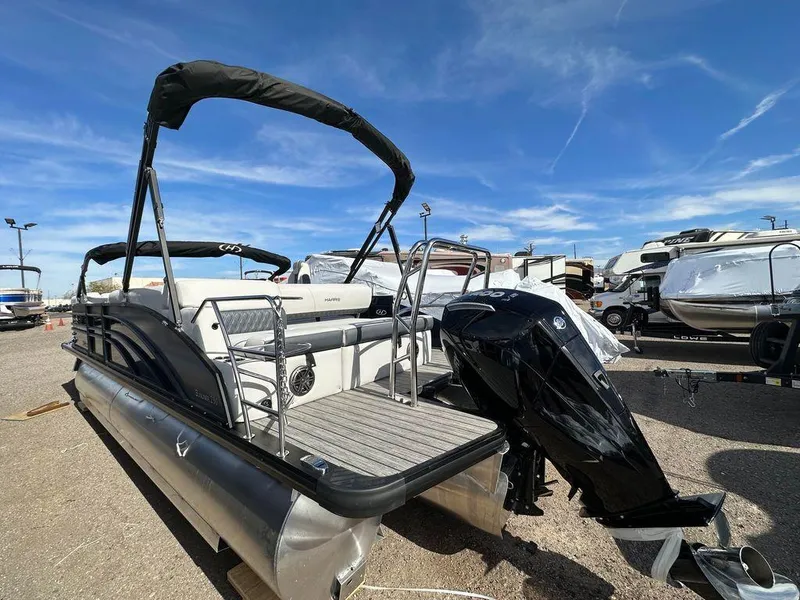 Slide: The Image of Harris Sunliner 230 2024 - 7