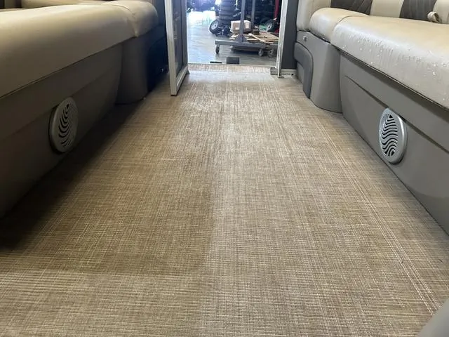 Slide: The Image of Sun Tracker 20 DLX W/Mercury 90 2020 - 14