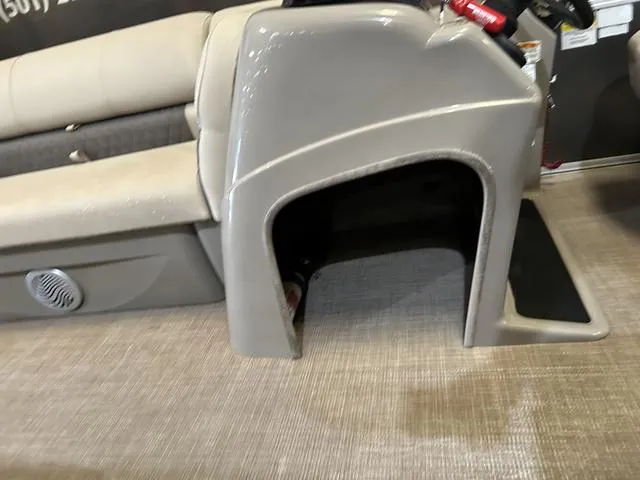 Slide: The Image of Sun Tracker 20 DLX W/Mercury 90 2020 - 15