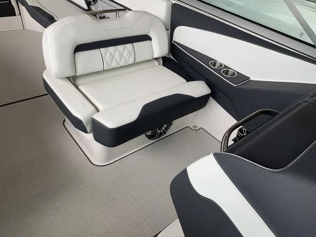 Slide: The Image of Regal 3300 2025 - 10