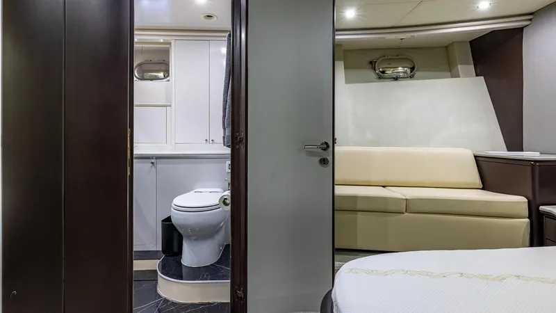 Slide: The Image of Azimut 100 Jumbo 2000 - 103