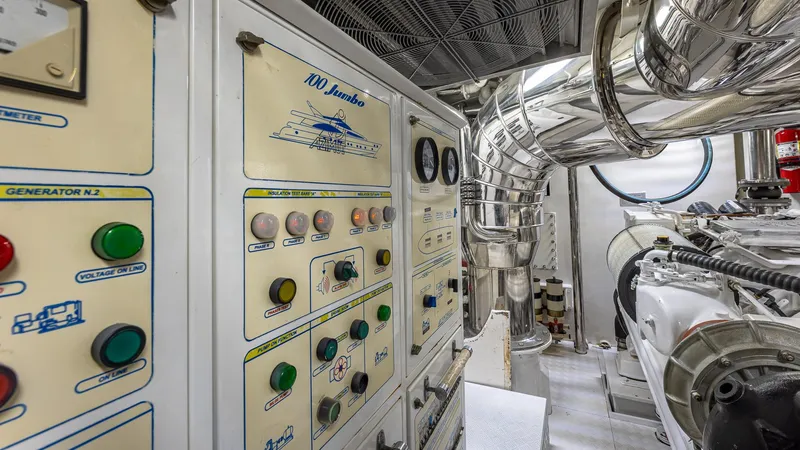 Slide: The Image of Azimut 100 Jumbo 2000 - 112