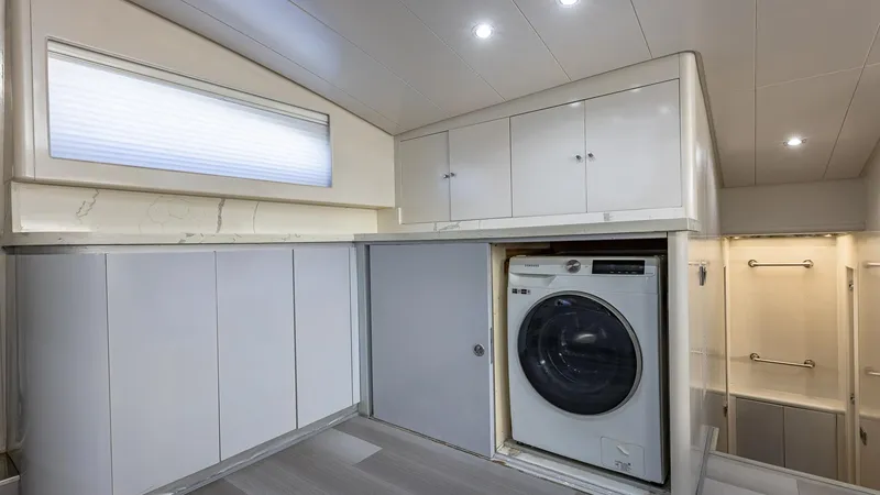 Slide: The Image of Azimut 100 Jumbo 2000 - 77