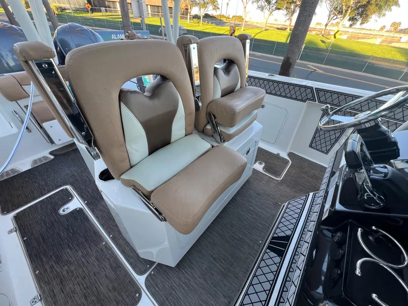 Slide: The Image of Helm Seats - 10