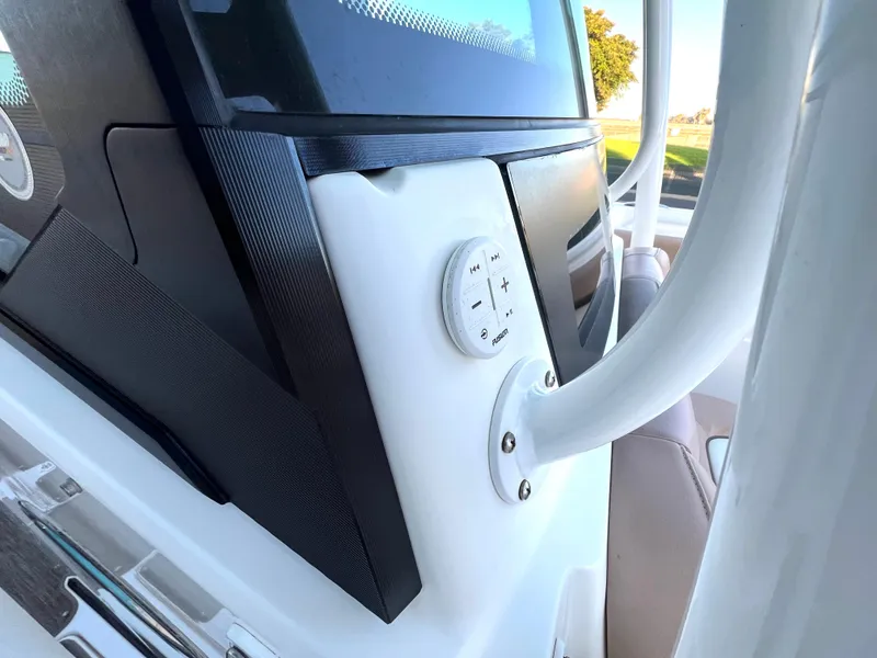 Slide: The Image of Stereo Remote - 30