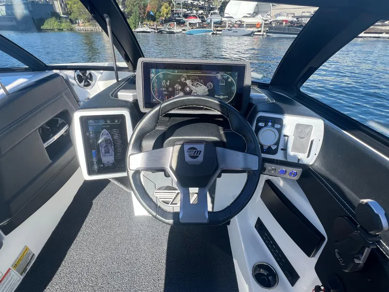 Slide: The Image of Malibu Wakesetter 23 LSV 2020 - 13