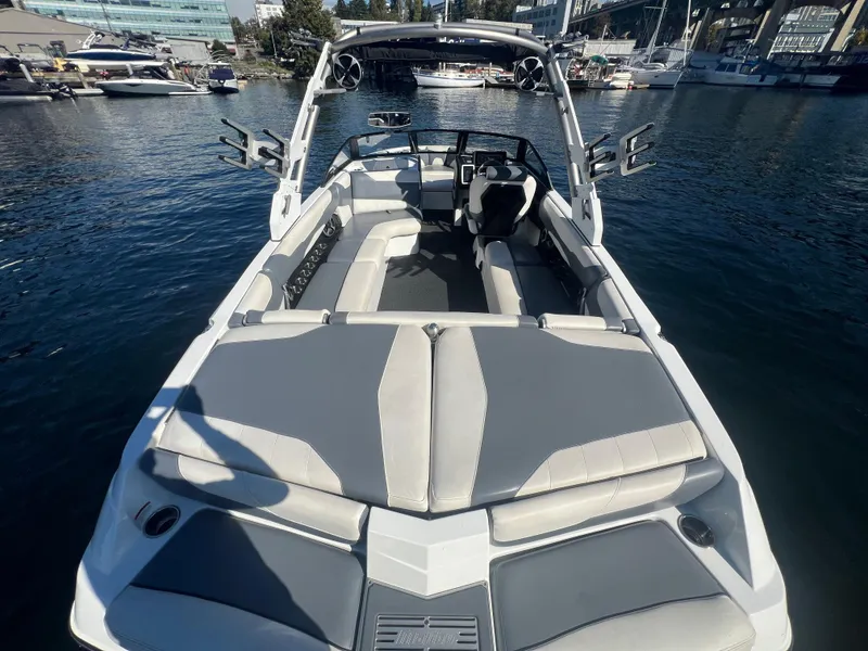 Slide: The Image of Malibu Wakesetter 23 LSV 2020 - 7