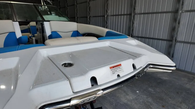 Slide: The Image of MasterCraft X26 2018 - 18