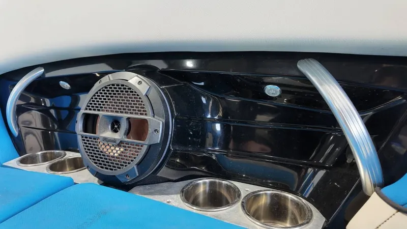 Slide: The Image of MasterCraft X26 2018 - 25