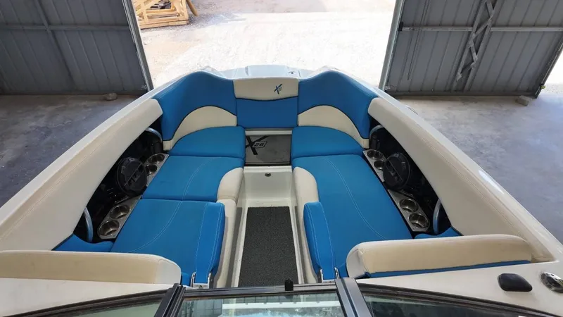 Slide: The Image of MasterCraft X26 2018 - 26