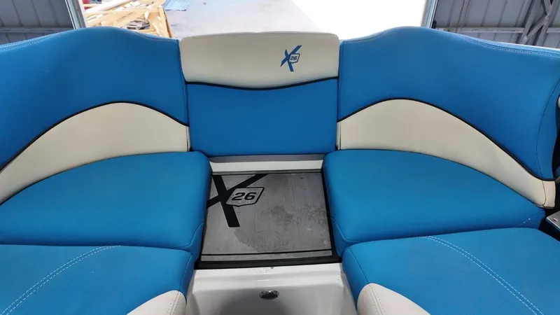Slide: The Image of MasterCraft X26 2018 - 27