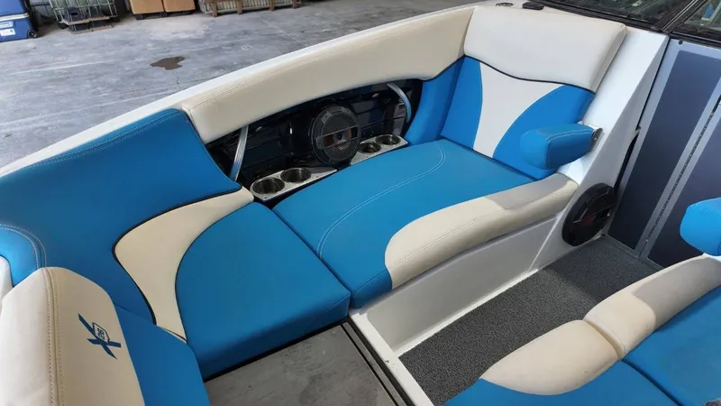 Slide: The Image of MasterCraft X26 2018 - 29
