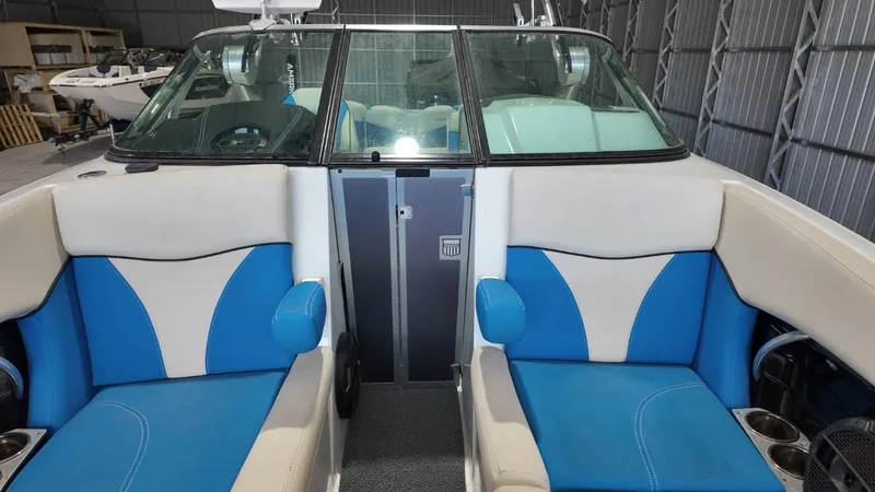 Slide: The Image of MasterCraft X26 2018 - 32