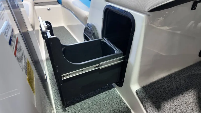 Slide: The Image of MasterCraft X26 2018 - 40