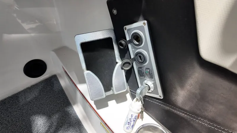 Slide: The Image of MasterCraft X26 2018 - 47