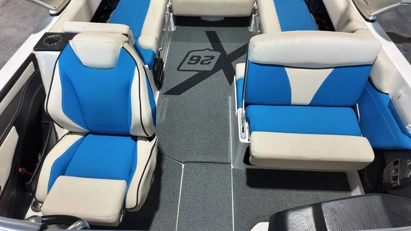 Slide: The Image of MasterCraft X26 2018 - 49