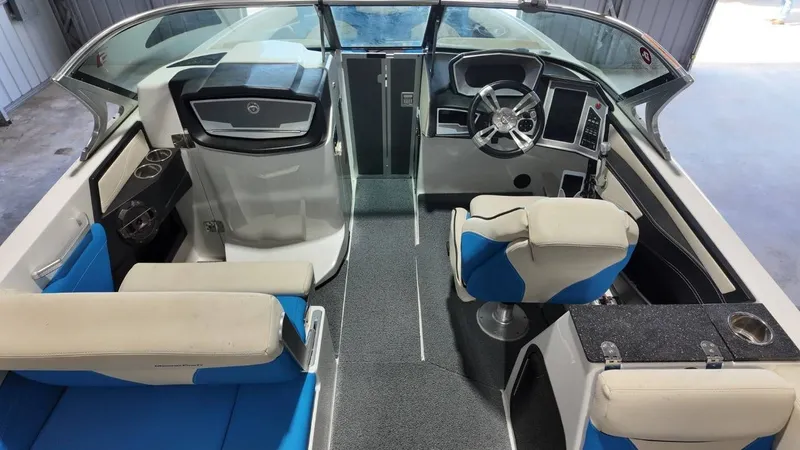 Slide: The Image of MasterCraft X26 2018 - 50