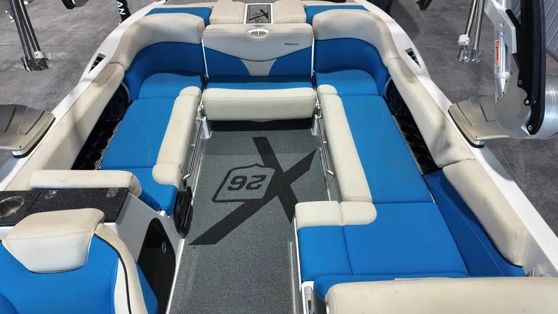 Slide: The Image of MasterCraft X26 2018 - 63