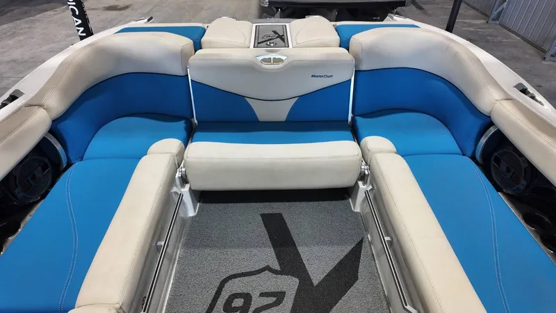 Slide: The Image of MasterCraft X26 2018 - 64