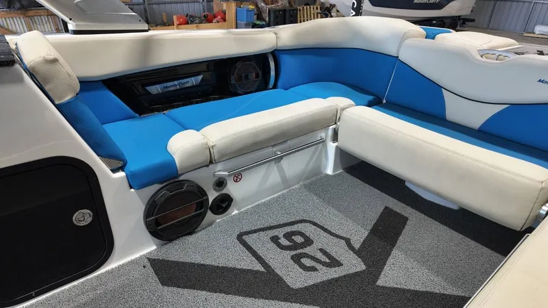 Slide: The Image of MasterCraft X26 2018 - 66